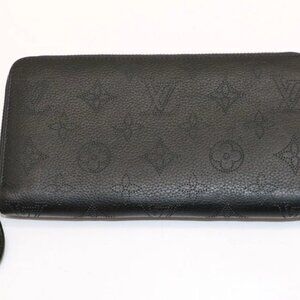 Louis Vuitton Zippy Wallet Perforated Monogram Mahina Leather - Black
